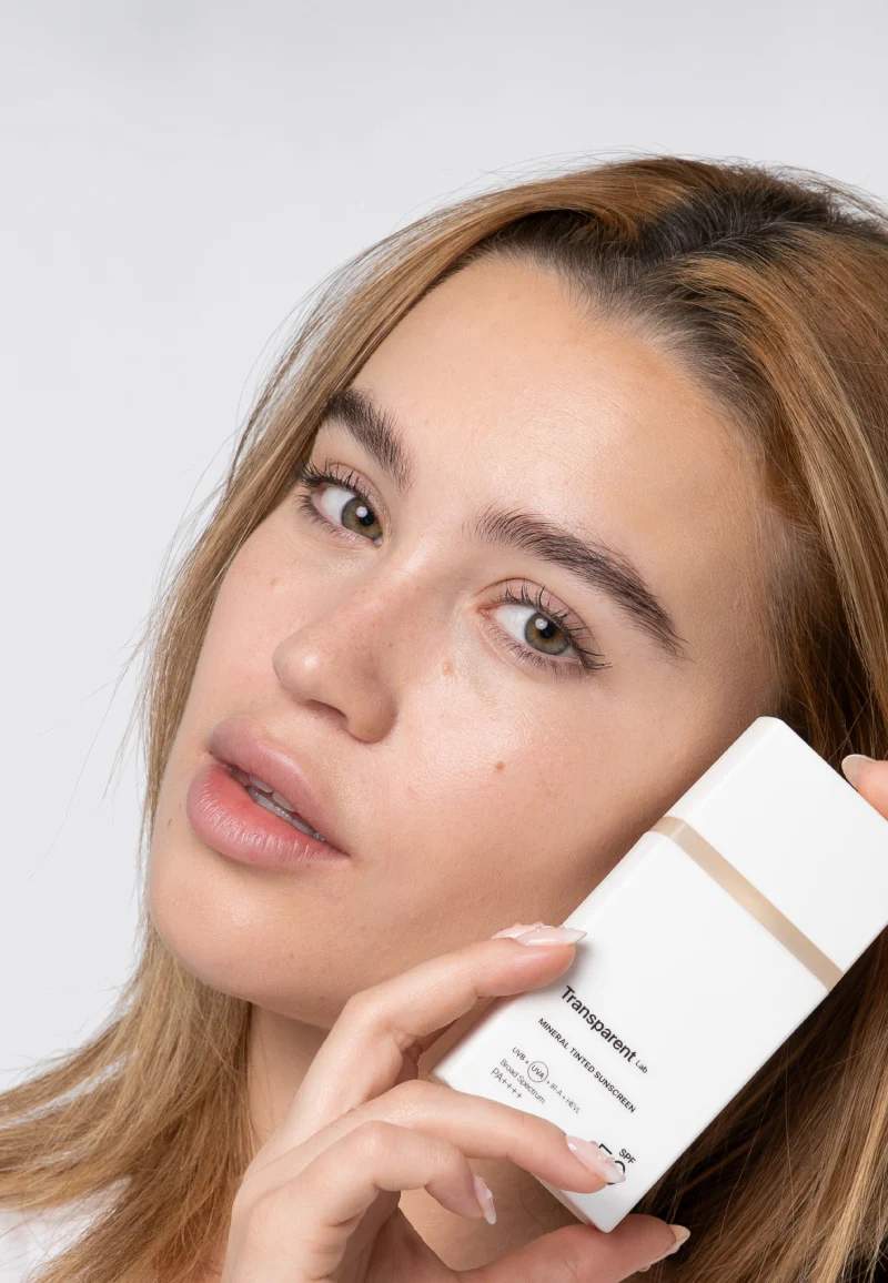 Mineral Tinted Sunscreen Light - Image 2